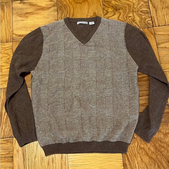 NEVER WORN Men’s American Blue Pure Cashmere V-neck Sweater, size S - Picture 1 of 4